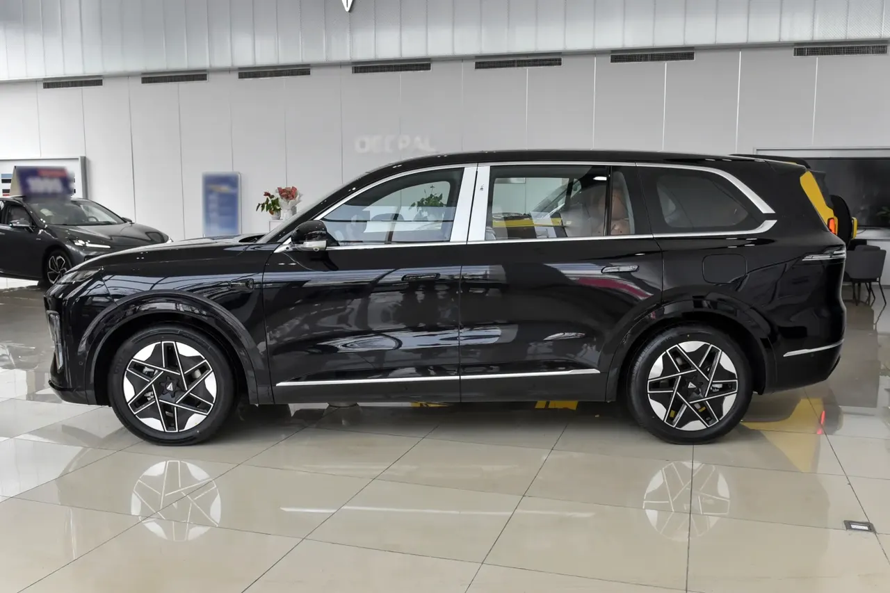 Deepal S09 AWD Ultra+ Long-Range Custom Edition | New Vehicle Export — No 180-Day Waiting Period