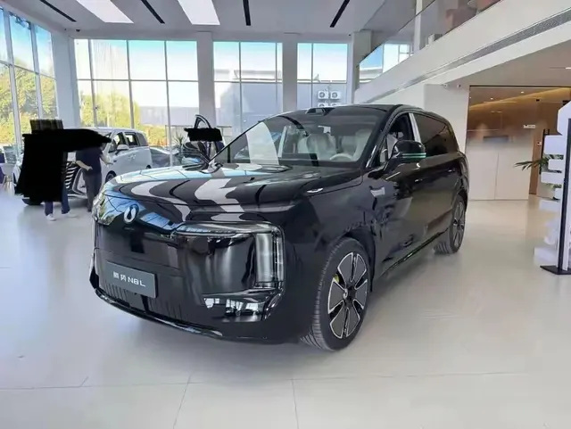 Image 2 accompanying Denza N8L EV 2026: 960 km Range, 130.15 kWh Battery and 9-Minute Fast Charging