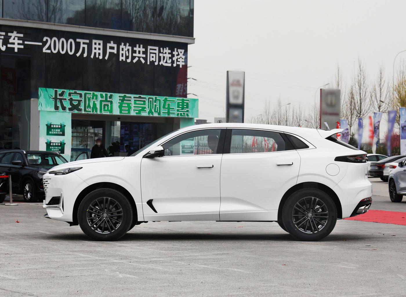 Changan Automobile Uni-K Среднеразмерный внедорожник 2.0t 233 Индукционная  скрытая дверная ручка мощностью в лошадиных силах - Авто в Китае