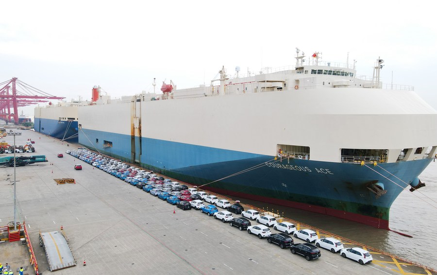 China's Automobile Exports Surge 75.7% in H1 2023, New-Energy Vehicles Soar 160% - Trade News - 1