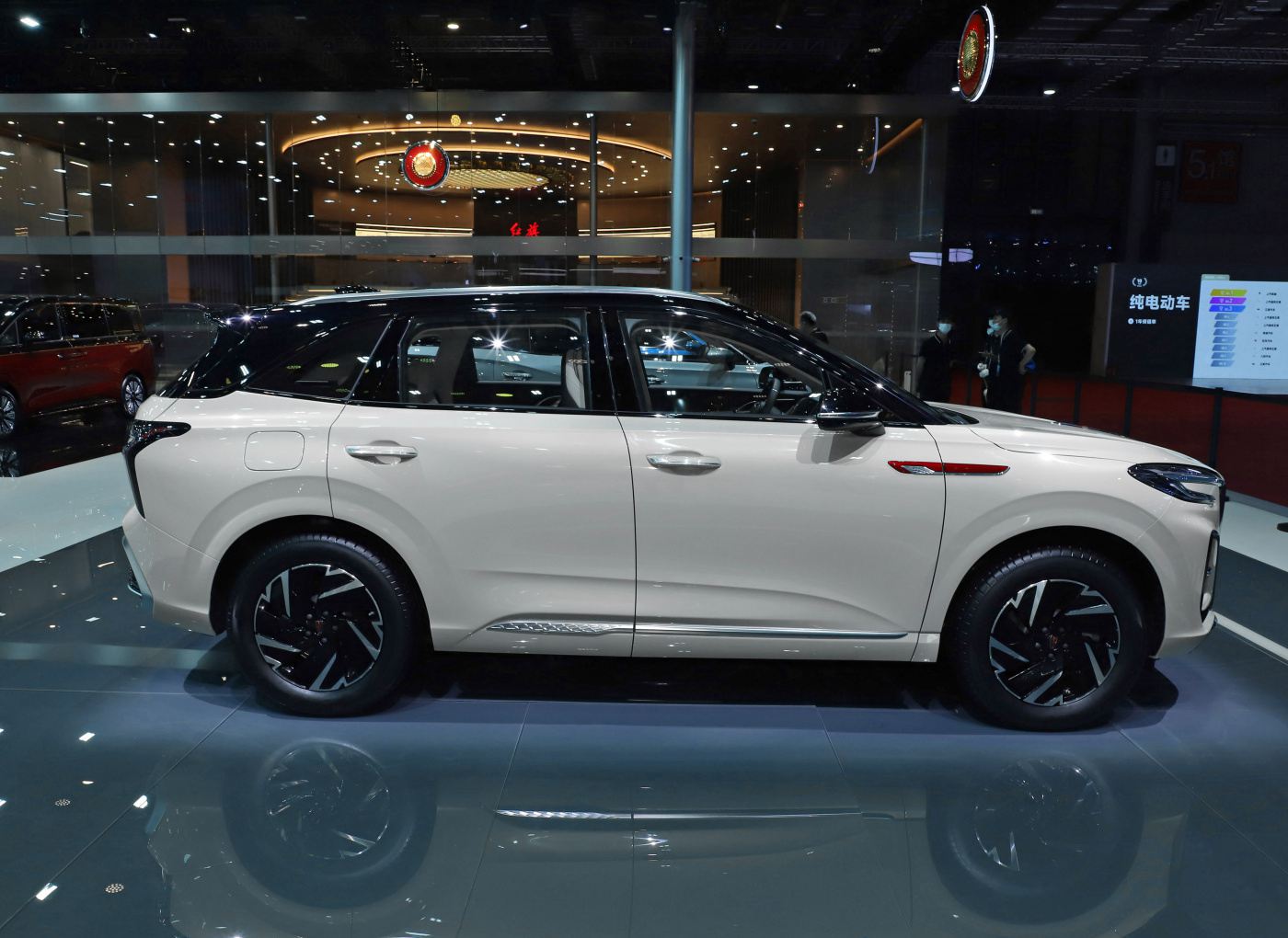 FAW Hongqi HS3: A Stylish Entry-Level SUV from the Brand - Trade News - 3