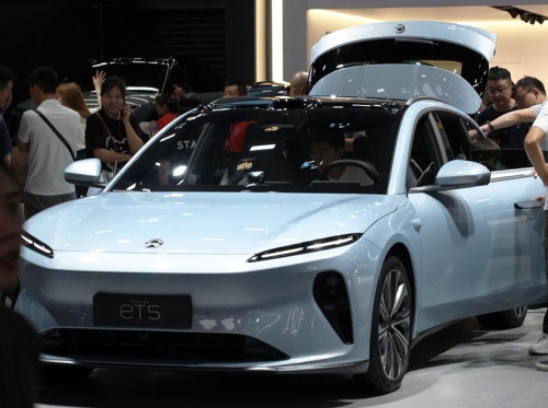 Climbing Heights: Nio’s Sales Surge and Strategic Moves Analyzed