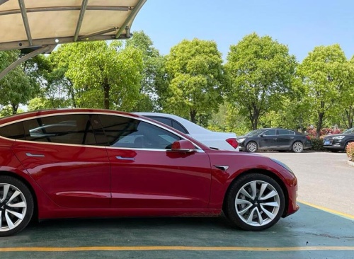 Catering to Chinese Market: Tesla Reduces Price for Model 3 Power Tailgate Upgrade