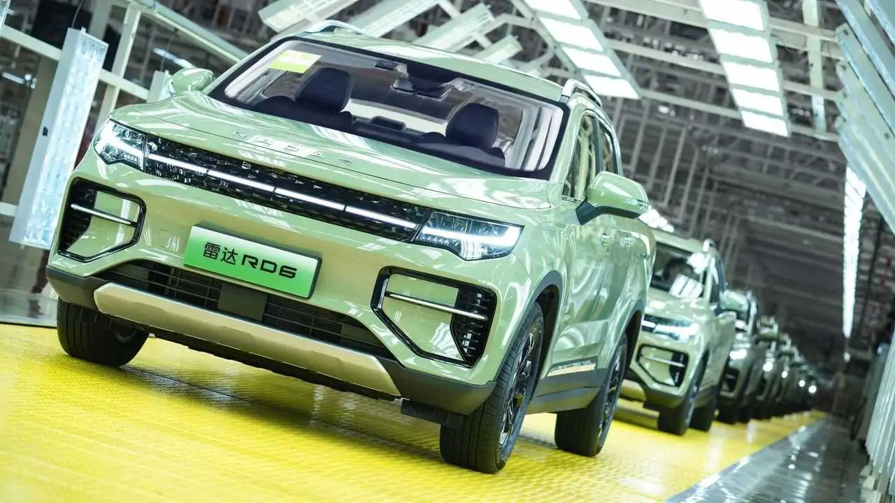 China's Debut Electric Pickup Truck Sets Sail for Global Markets - Car News - 1