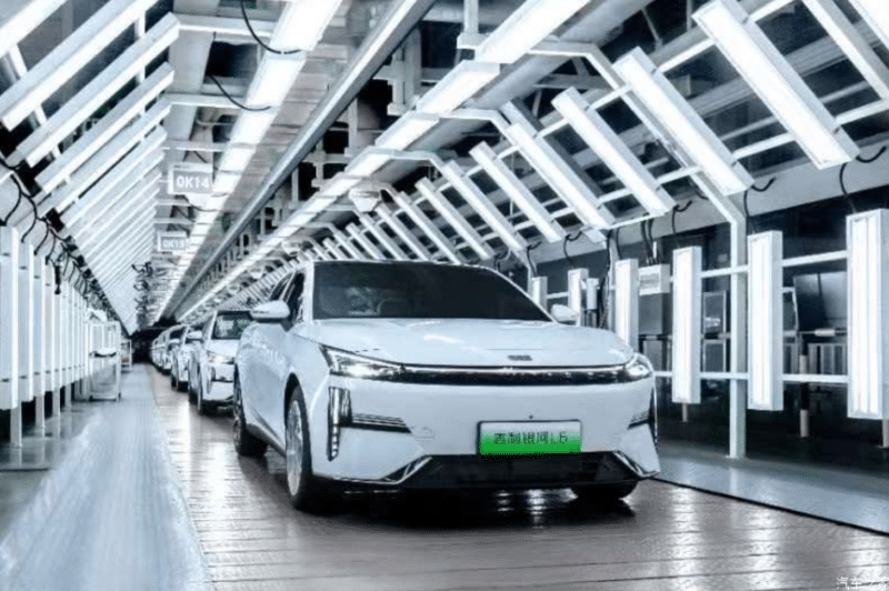 The Geely Galaxy L6 Commences Mass Production as the First Car Rolls Off the Production Line - Car News - 2