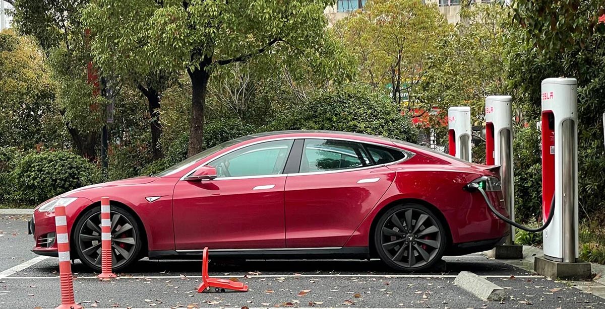 Tesla Slashes Prices for Model S and Model X in the Chinese Market - Car News - 1