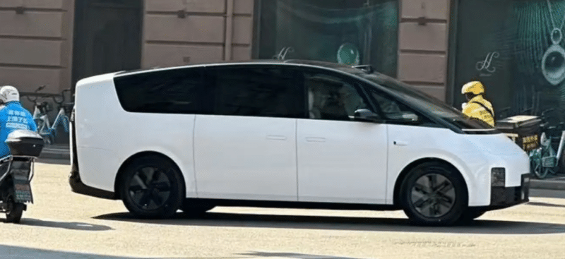 Electric MPV Li Mega Featuring 710 km Range and CATL Qilin 5C Battery Set to Debut in China on March 1 - News - 5