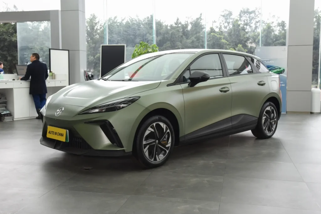 ผลิตใน 2024 MG4 EV 425KM ไฟฟ้าบริสุทธิ์จากผู้ค้าส่งออกรถยนต์จีน