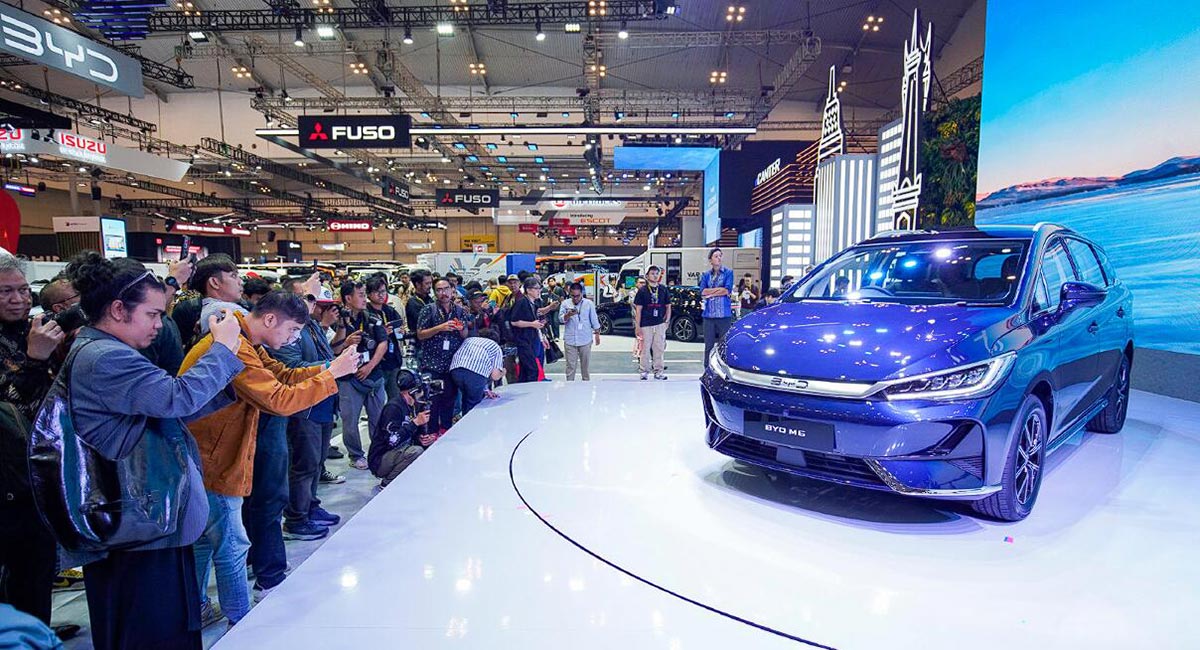 BYD Unveils 2024 M6 Electric Multi-Purpose Vehicle (MPV) in Indonesia's Growing EV Market - News - 1