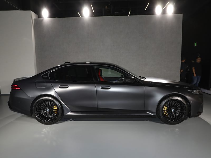 BMW Unveils the New 727-Horsepower M5 with V8 Heart for 1.4689 Million Yuan - News - 2