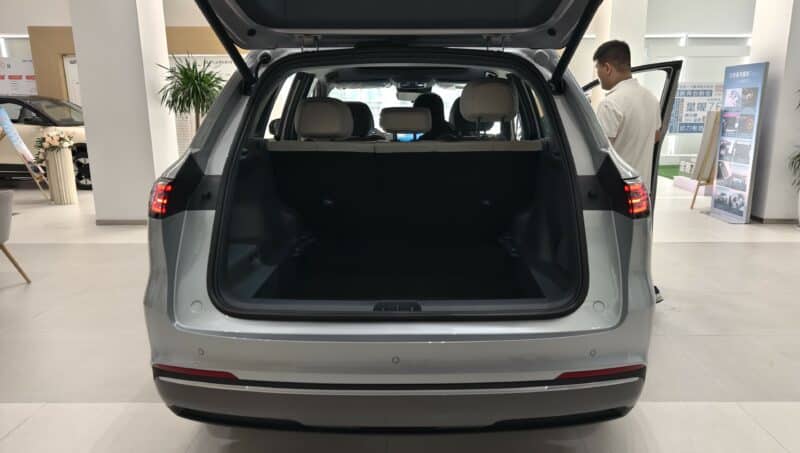 Geely Galaxy Starship 7: A Feature-Packed, Efficient Hybrid SUV - Car News - 4