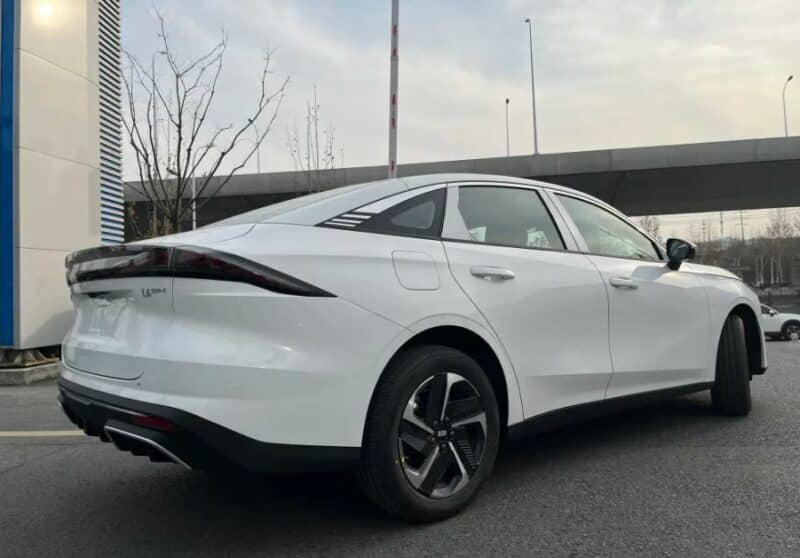 Geely Galaxy L6 EM-i PHEV to Launch on February 15 with 2,000 km Range - Car News - 4